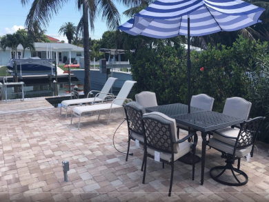 Three Bedroom Boat Home with Pool